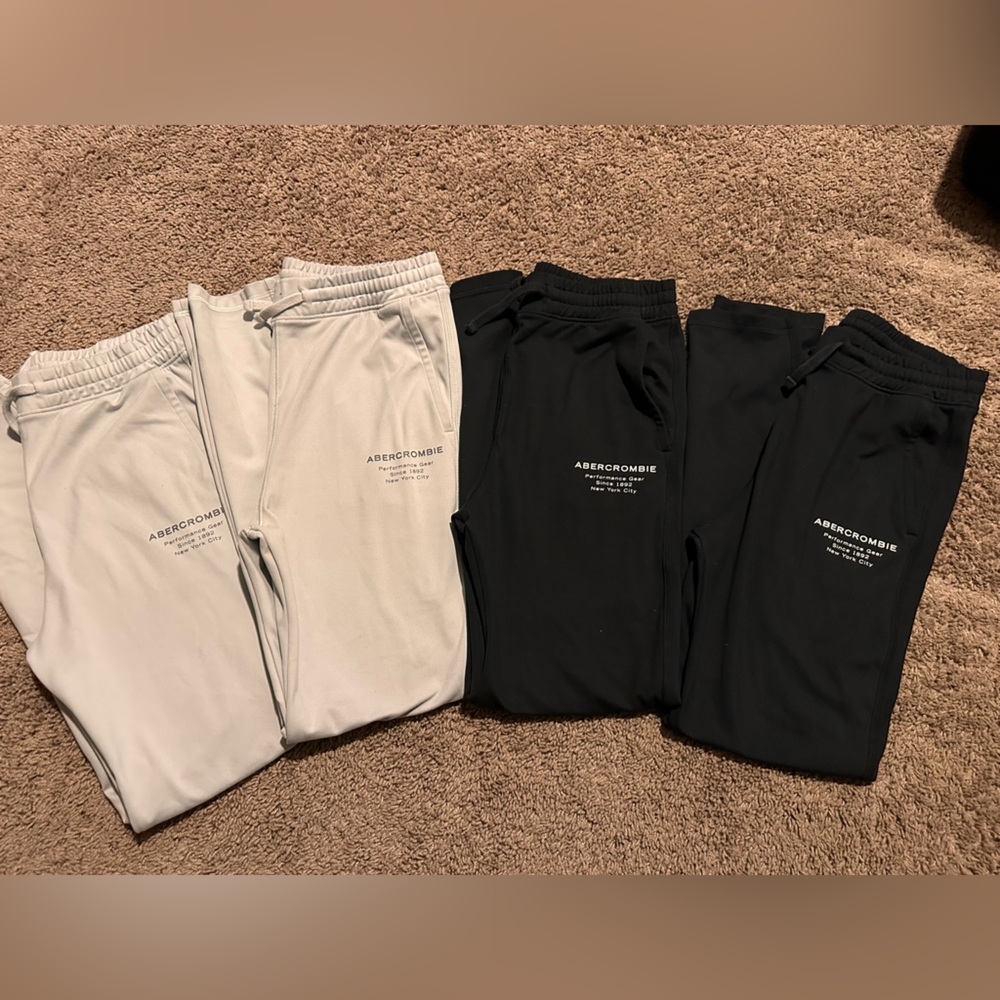 (4 pairs) A&F Abercrombie Performance Gear 4-Way breathable Joggers Size 13/14
